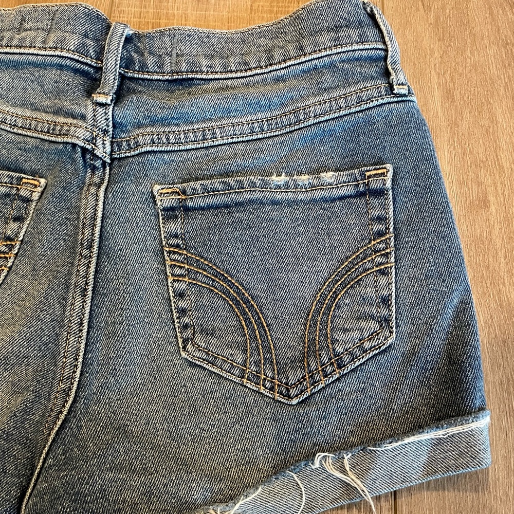 Hollister High Rise Short Short - Picture 5 of 5